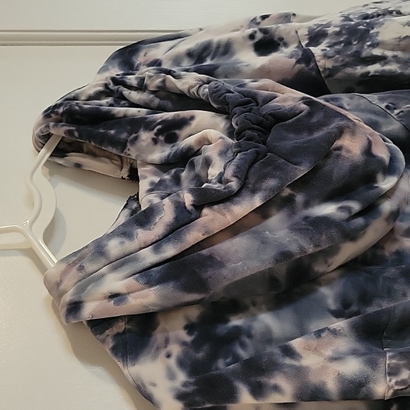 PINK Cropped Hoodie - Picture 6 of 8